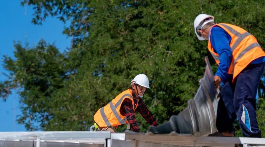 Expert Emergency Roof Repairs services in Lewellen, NE